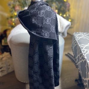Michael Kors two-toned black/grey reversible scarf. EUC.